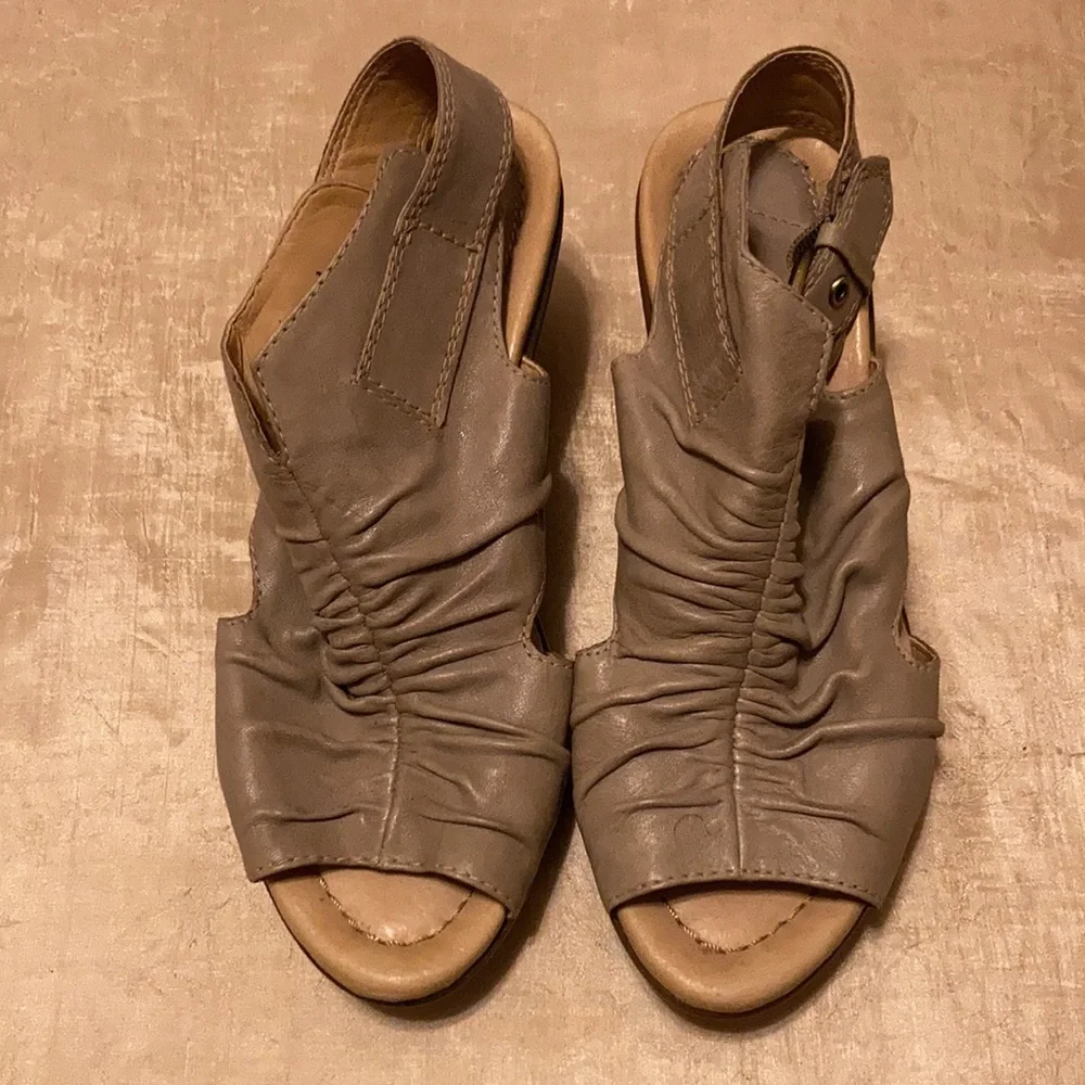 Earth Bonsai Too Leather Wedge